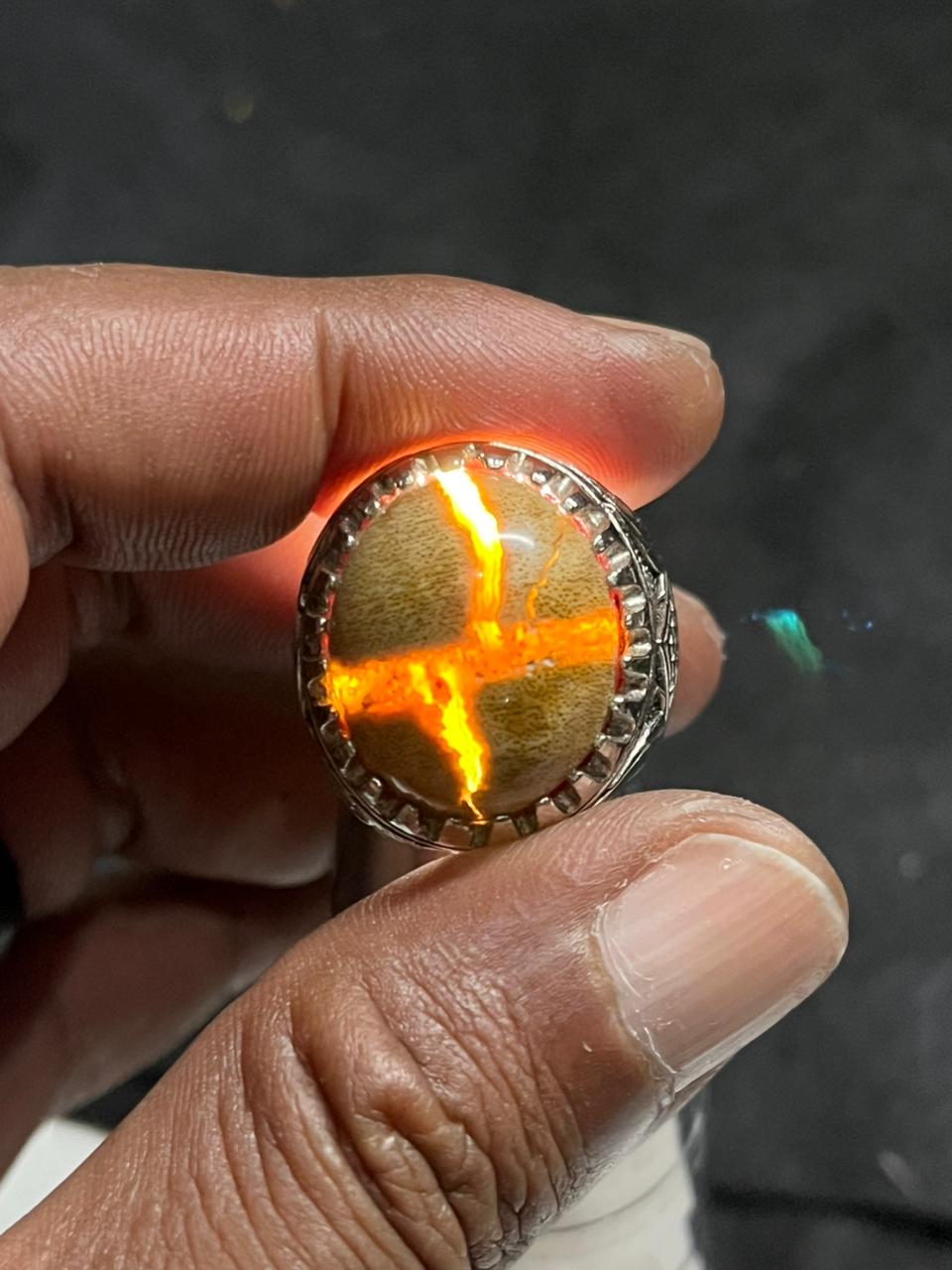 Batu Motif Tapak Jalak